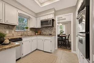 1519 Hitherfield Dr, Sugar Land, TX 77498 - Photo 4