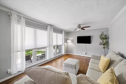 8106 Montridge Drive, Houston, TX 77055 - Photo 2