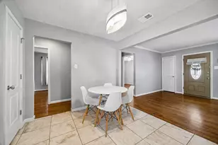 8106 Montridge Dr, Houston, TX 77055 - Photo 6