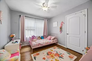 8106 Montridge Dr, Houston, TX 77055 - Photo 10