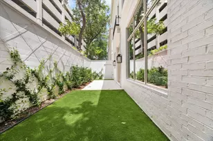 27 Wentworth Place Ln, Houston, TX 77027 - Photo 24