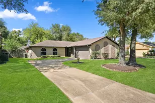 242 Blackwater Ln, Houston, TX 77015 - Photo 2