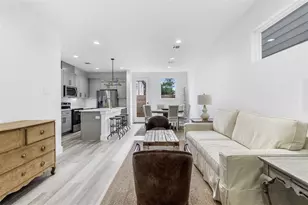 4604 Crown Grove Ln, Houston, TX 77018 - Photo 4