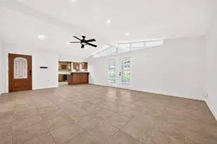 5422 Hummingbird St, Houston, TX 77096 - Photo 18