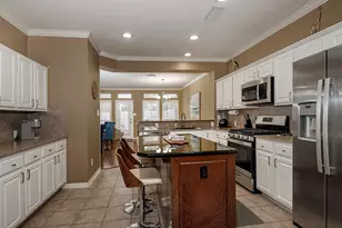 110 N Valley Oaks Cir, The Woodlands, TX 77382 - Photo 10