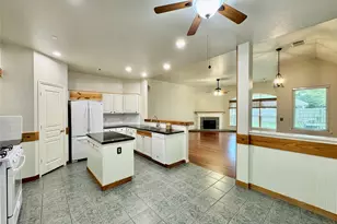 42 Tranquil Glade Pl, The Woodlands, TX 77381 - Photo 16