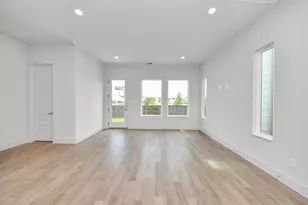 13109 Moncloa Dr, Houston, TX 77047 - Photo 8