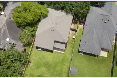 2106 Lakeshore Forest Court, Missouri City, TX 77459 - Photo 32