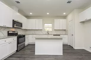 2811 Topiary Ln, Houston, TX 77014 - Photo 12