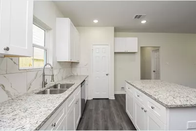 2811 Topiary Lane, Houston, TX 77014 - Photo 14