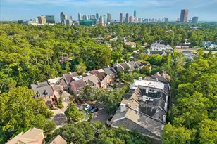 20 Pine Briar Cir, Houston, TX 77056 - Photo 2