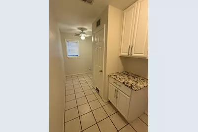 6810 Redwood Falls Drive, Pasadena, TX 77505 - Photo 12