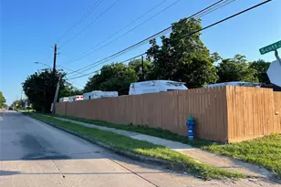 3638 Bloomfield St, Houston, TX 77051 - Photo 6