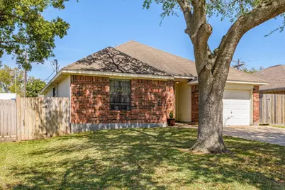 2604 27th Avenue N, Texas City, TX 77590 - Photo 2