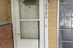 10906 Stover St, Houston, TX 77075 - Photo 2