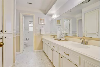 10803 Chevy Chase Drive, Houston, TX 77042 - Photo 20