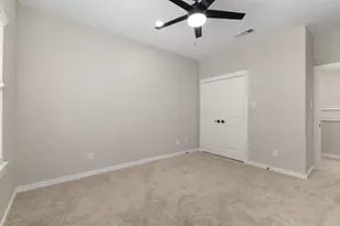 6716 Parker Oaks Ln, Houston, TX 77076 - Photo 22