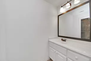 1807 Ravenel Ln, Sugar Land, TX 77479 - Photo 32