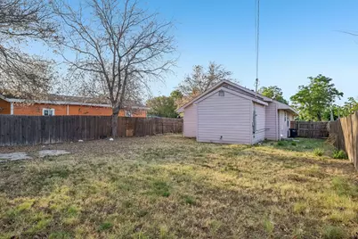 1315 E Arlington Avenue, Fort Worth, TX 76104 - Photo 32