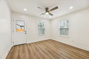 903 E 37th St, Houston, TX 77022 - Photo 14