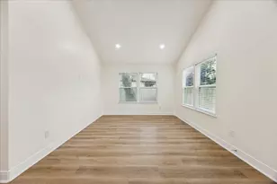 903 E 37th St, Houston, TX 77022 - Photo 6