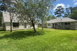 9911 Bayou Woods Dr, Baytown, TX 77521 - Photo 12