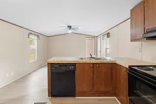 15211 Paradise Cove Dr, Willis, TX 77318 - Photo 6