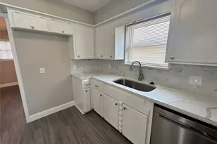 1601 Washington Dr, Deer Park, TX 77536 - Photo 8