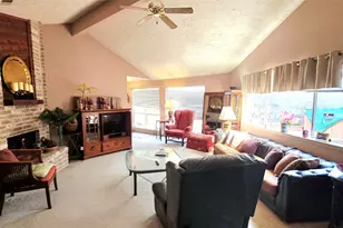 3919 Vineyard Dr, Houston, TX 77082 - Photo 10