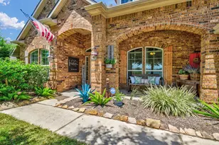 1283 Laurel Ln, Angleton, TX 77515 - Photo 2