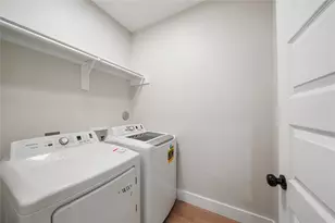 402 E 37th St, Houston, TX 77018 - Photo 10