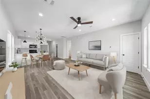402 E 37th St, Houston, TX 77018 - Photo 1