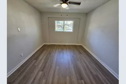 307 Hildred Avenue, Conroe, TX 77303 - Photo 28