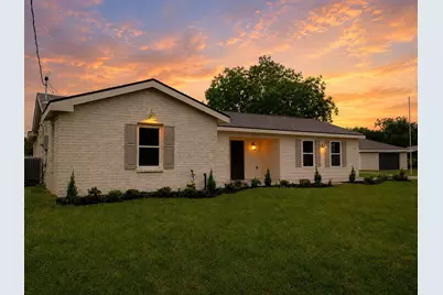 1510 Avenue K, Danbury, TX 77534 - Photo 2