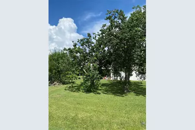 520 12th Street, San Leon, TX 77539 - Photo 2