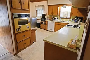 103 Birch St, Wallis, TX 77485 - Photo 8