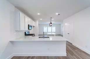 734 Stagecoach Dr, Dayton, TX 77535 - Photo 6