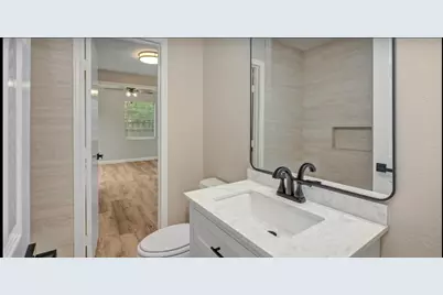 10611 Leitrim Way, Houston, TX 77047 - Photo 8