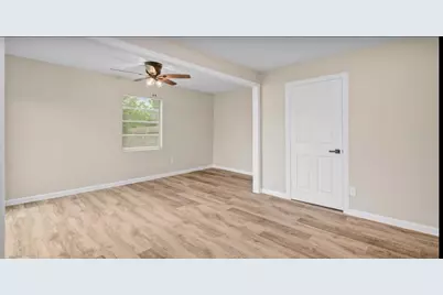 10611 Leitrim Way, Houston, TX 77047 - Photo 12