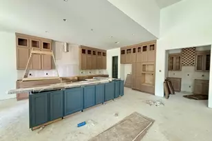 323 Louvenia Ct, Pinehurst, TX 77362 - Photo 2