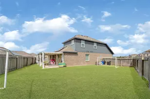 302 Vineyard Ct, Alvin, TX 77511 - Photo 26