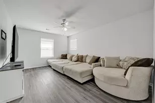 302 Vineyard Ct, Alvin, TX 77511 - Photo 20