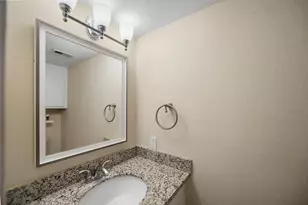 14333 Lost Meadow Ln, Houston, TX 77079 - Photo 20