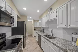 14333 Lost Meadow Ln, Houston, TX 77079 - Photo 10