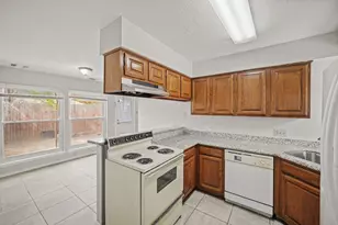 10814 Sugar Hill Dr, Houston, TX 77042 - Photo 4