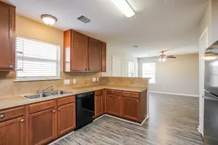 6622 Hawthorne Falls Ln, Houston, TX 77049 - Photo 8