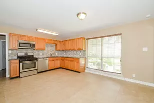 4809 W 43rd St, Houston, TX 77092 - Photo 2