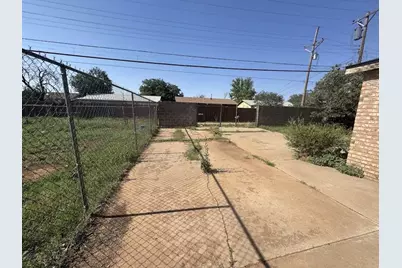 1807 E 1st Street, Lubbock, TX 79403 - Photo 16