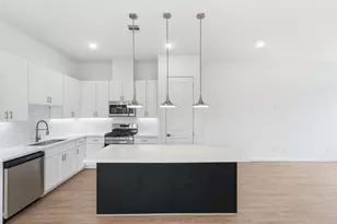 7453 La Salette St, Houston, TX 77021 - Photo 8