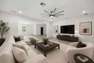 711 W Sidnor St, Alvin, TX 77511 - Photo 4